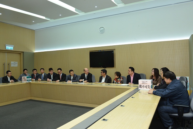 The Secretary for Constitutional and Mainland Affairs, Mr Raymond Tam, meets with members of the New Territories Association of Societies this afternoon (February 26) to exchange views on the "Consultation Document on the Method for Selecting the Chief Executive by Universal Suffrage".