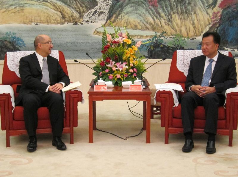 譚志源今日下午與天津市副市長閻慶民會面，了解天津的最新發展及當地的新發展計劃，尤其是中國（天津）自由貿易試驗區為香港帶來的機遇。