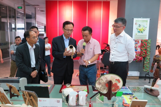 The Secretary for Constitutional and Mainland Affairs, Mr Patrick Nip, visited a Hong Kong enterprise in Zhuhai today (September 7) to get a better understanding on how the Guangdong-Hong Kong-Macao Bay Area development plan would benefit its business development as well as its experience in transforming and upgrading its operation. Picture shows Mr Nip (second left) being briefed on the 3D printing technology.