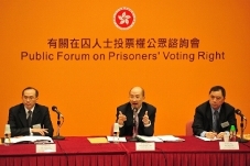 Photo shows the Under Secretary for Constitutional and Mainland Affairs, Mr Raymond Tam (centre), the Deputy Secretary for Constitutional Affairs, Mr Arthur Ho (left), and the Deputy Chief Electoral Officer, Mr Eddie Ng (right) attending a public forum at the Hong Kong Central Library today (March 11) to listen to public views on the policy options for the relaxation of the ban on prisoners' voting right and the practical arrangements for prisoners and remanded persons to vote set out in the Consultation Document on Prisoners' Right to Vote.