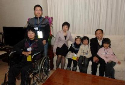 圖示四川訪問團部分成員今日（一月二十日）與立法會主席曾鈺成議員及秘書處秘書長吳文華合照。