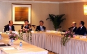 政制及內地事務局局長林瑞麟今日（四月十四日）上午向台中市市長胡志強簡介在粵港合作框架下的香港經驗。
