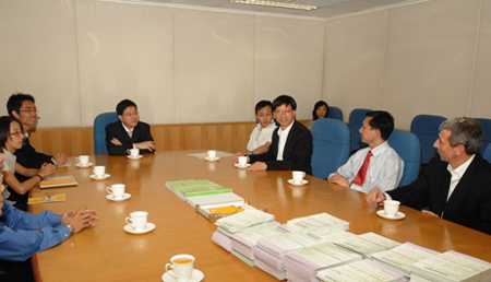 The Secretary for Constitutional and Mainland Affairs, Mr Stephen Lam, meets representatives of the Civic Party at Government Headquarters this afternoon (October 10) and received their submissions on the Green Paper on Constitutional Development