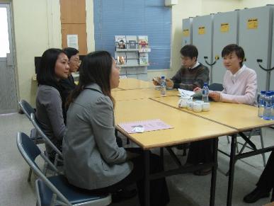 Photo shows the Under Secretary for Constitutional and Mainland Affairs, Miss Adeline Wong, being briefed on the operation of the Centre for Harmony and Enhancement of Ethnic Minority Residents (CHEER) in Kwun Tong today (December 6).