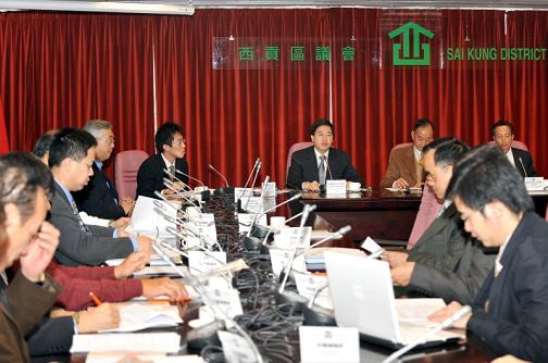 The Secretary for Constitutional and Mainland Affairs, Mr Stephen Lam, attends the Sai Kung District Council special meeting this afternoon (January 22) to discuss the Consultation Document on the Methods for Selecting the Chief Executive and for Forming the Legislative Council in 2012.