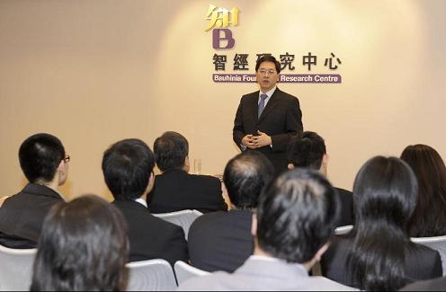 The Secretary for Constitutional and Mainland Affairs, Mr Stephen Lam, attended a forum organised by the Bauhinia Foundation Research Centre this (February 8) evening to listen to the views of participants on the Consultation Document on the Methods for Selecting the Chief Executive and for Forming the Legislative Council in 2012.