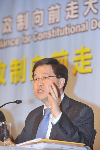 Photo shows the Secretary for Constitutional and Mainland Affairs, Mr Stephen Lam, attending a seminar organised by the Alliance for Constitutional Development this afternoon (May 4).