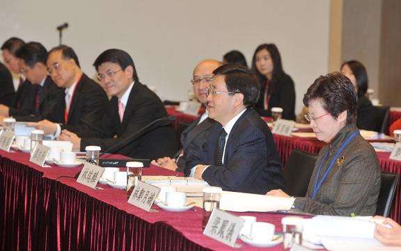 Mr Lam leads a delegation to attend the 17th Working Meeting of Hong Kong/Guangdong Co-operation Joint Conference held at the new Central Government Offices.