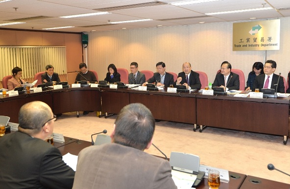 The Secretary for Constitutional and Mainland Affairs, Mr Raymond Tam (third right), and the Secretary for Commerce and Economic Development, Mr Gregory So (first right), attended a meeting organised by the Small and Medium Enterprises Committee (SMEC) to exchange views with participants on the "Consultation Document on the Methods for Selecting the Chief Executive in 2017 and for Forming the Legislative Council in 2016" this morning (February 18).