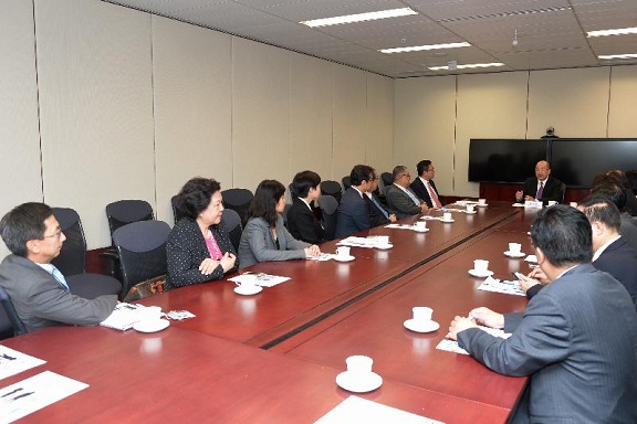 The Secretary for Constitutional and Mainland Affairs, Mr Raymond Tam, meets with the Chinese Manufacturers'' Association of Hong Kong to exchange views with participants on the "Consultation Document on the Methods for Selecting the Chief Executive in 2017 and for Forming the Legislative Council in 2016" this afternoon (April 15).