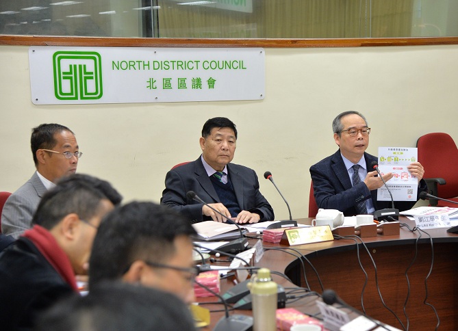 The Under Secretary for Constitutional and Mainland Affairs, Mr Lau Kong-wah (first right), attends a meeting with the North District Council this morning (February 12) to brief council members on the "Consultation Document on the Method for Selecting the Chief Executive by Universal Suffrage" and to listen to their views.