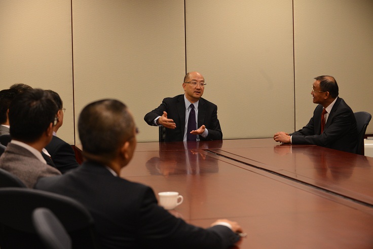 The Secretary for Constitutional and Mainland Affairs, Mr Raymond Tam (centre), meets with members of the Federation of HK Guangxi Community Organisations this afternoon (February 25) to exchange views on the "Consultation Document on the Method for Selecting the Chief Executive by Universal Suffrage".