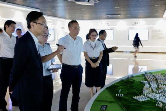 The Secretary for Constitutional and Mainland Affairs, Mr Patrick Nip (first left), today (September 8) visits the National Health Technology Park in Zhongshan to get a better understanding of the development of the Zhongshan health industry and the opportunities it will bring to Hong Kong enterprises.