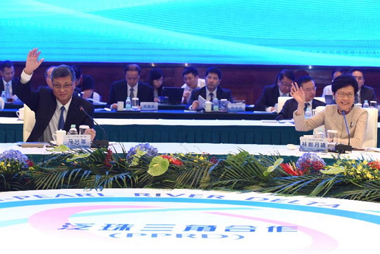 行政长官林郑月娥（右）今日（九月五日）在广州出席2018年泛珠三角区域合作行政首长联席会议。